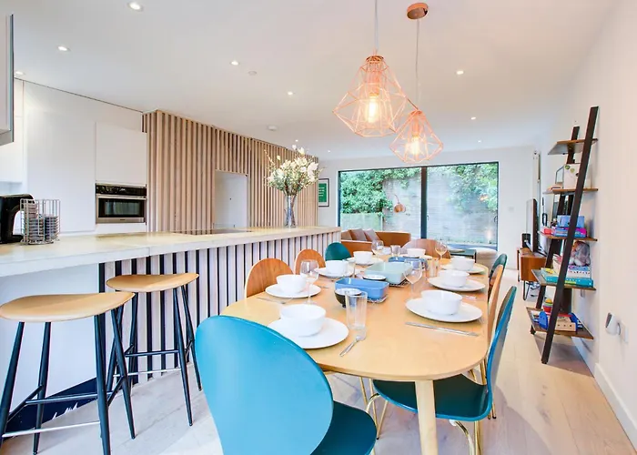 Neoteric Home Wimbledon Village